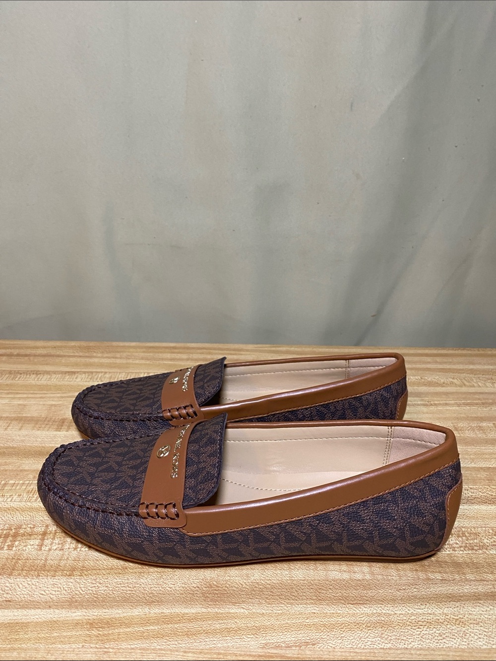 Michael Kors MK Signature Felicia Monogram Moccasin Shoes  Women’s 6M
